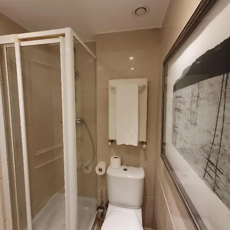 Проживание в семье Private & Ensuite Bathroom In Stylish Shared - River View, & Lisbon Accesss Алмада